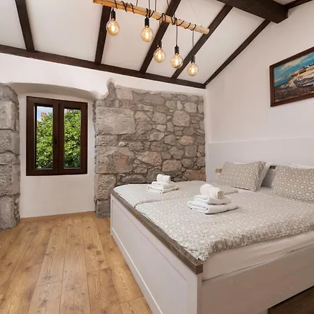 Franka With Heated Pool Villa Milohnici